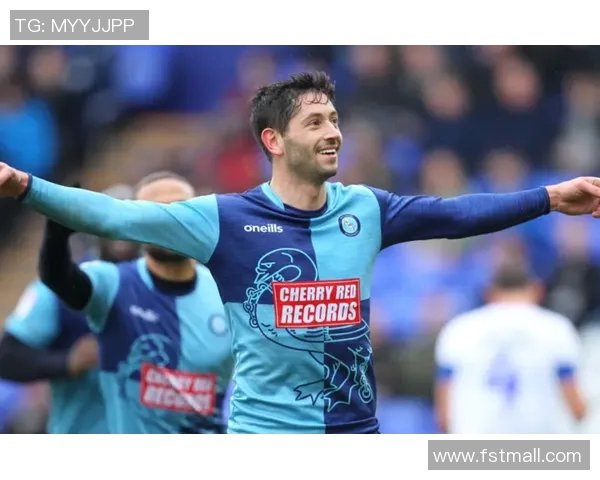 特兰米尔足球俱乐部的辉煌历程与未来展望探讨 特兰米尔足球俱乐部的辉煌历程与未来展望探讨