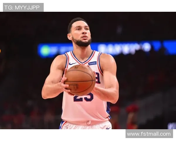 西蒙斯重回76人训练馆,未来复出时间未定